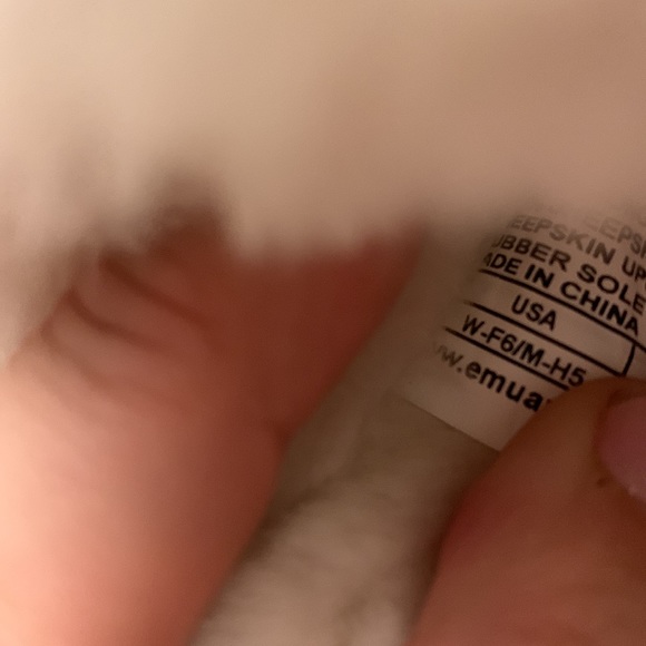 Emu Wobbegong Sandle Slides Sheepskin new condition size 6 - Picture 8 of 9